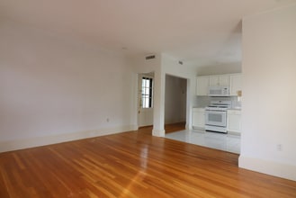 18 Dean Rd, Unit 12-3A in Brookline, MA - Building Photo - Building Photo