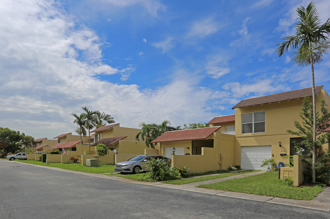 Sunset Park Town Houses