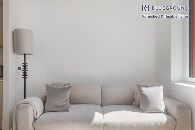 266 W 96th St in New York, NY - Building Photo - Building Photo