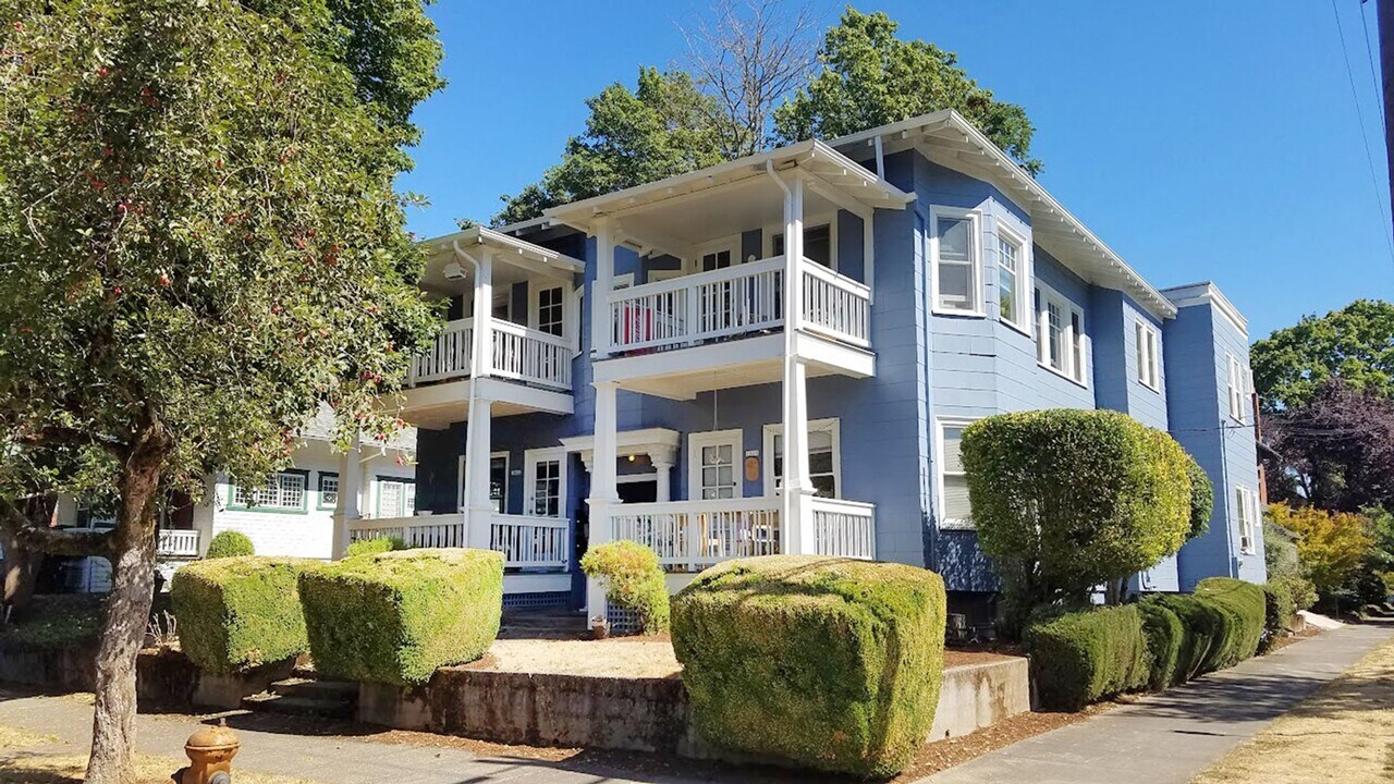 1622-1628-1628 SE 32nd Pl in Portland, OR - Building Photo