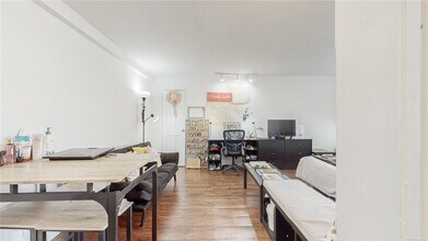 50 Bayard St, Unit 6X in New York, NY - Building Photo - Building Photo