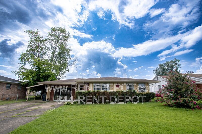 3701 Sweetser Ave in Evansville, IN - Foto de edificio
