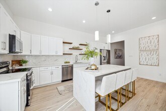 925 Bianco Ln in Houston, TX - Building Photo - Building Photo