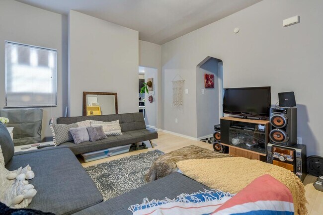 6731 Hamilton Ave in Pittsburgh, PA - Building Photo - Building Photo