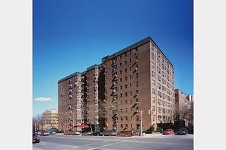 1700 York Ave at East 89th in New York, NY - Building Photo - Building Photo