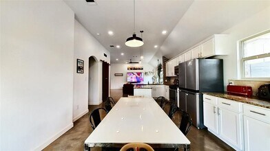 2708 Kingsland Way in Austin, TX - Building Photo - Building Photo