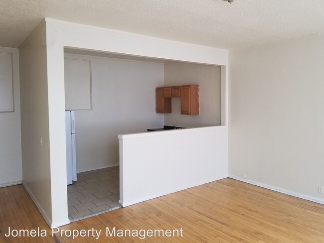 1206 W Lincoln Ave in Milwaukee, WI - Building Photo - Building Photo