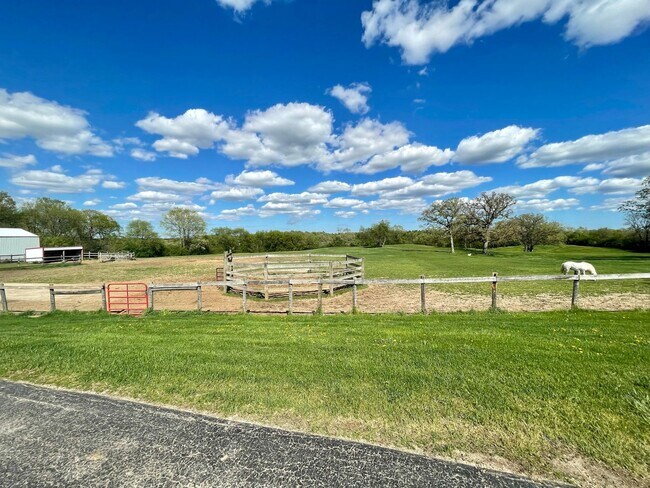 5102 Cranberry Rd in Burlington, WI - Building Photo - Building Photo