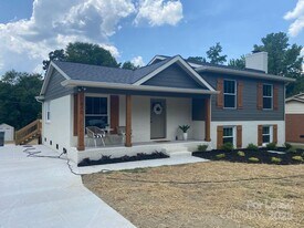 5840 Charing Pl in Charlotte, NC - Building Photo