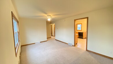 1052 Community Rd in Schenectady, NY - Building Photo - Building Photo