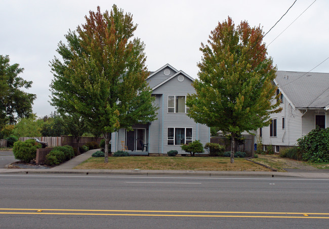 2453-2459 State St in Salem, OR - Building Photo - Building Photo