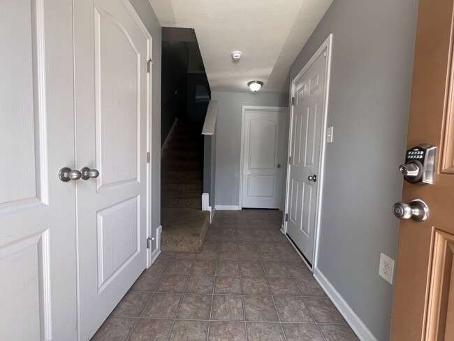 328 Falcon Run in Morgantown, WV - Building Photo - Building Photo
