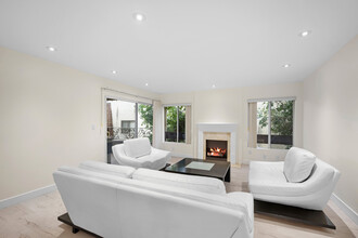 1325 Valley View Rd, Unit 205 in Glendale, CA - Building Photo - Building Photo