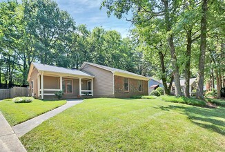 2424 Oldenburg Dr in Charlotte, NC - Building Photo - Building Photo