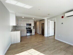 1 Soden Pl, Unit 504 in Cambridge, MA - Building Photo - Building Photo