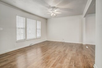 6327 Rowland Ave in Kansas City, KS - Building Photo - Building Photo