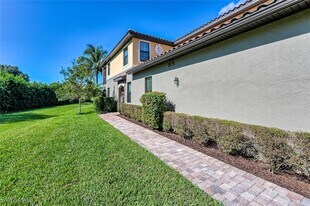 9512 Napoli Ln in Naples, FL - Building Photo