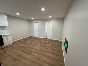 1132 255th St, Unit 4 in Harbor City, CA - Foto de edificio - Building Photo