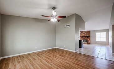 604 W Kiva Ave in Mesa, AZ - Building Photo - Building Photo