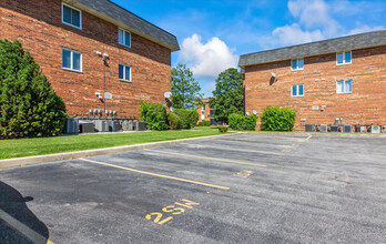 9208 W 140th St in Orland Park, IL - Building Photo - Building Photo