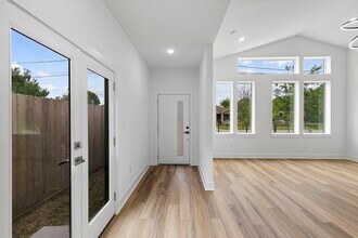 8109 Hamlet St in Houston, TX - Building Photo - Building Photo