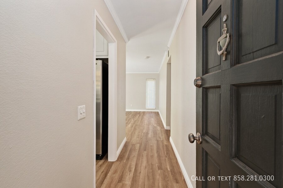 17105 W Bernardo Dr in San Diego, CA - Building Photo