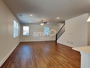 8316 Northpoint Dr in Sunbury, OH - Foto de edificio - Building Photo