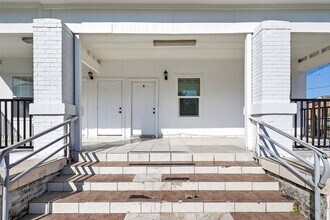 2202 Hutchins St in Houston, TX - Foto de edificio - Building Photo
