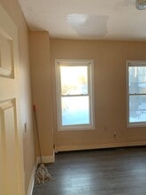 70 Crescent St, Unit 2nd floor in Lawrence, MA - Building Photo - Building Photo