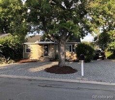 1550 Tabor St in Lakewood, CO - Building Photo