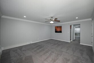 104 Easy St in Islip, NY - Building Photo - Building Photo