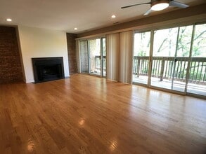 5827 Oakwood Dr in Lisle, IL - Building Photo - Building Photo