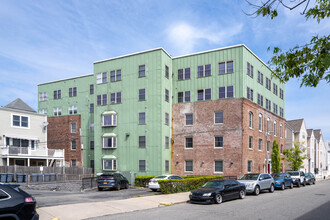 120 W 7th St in Boston, MA - Foto de edificio - Building Photo