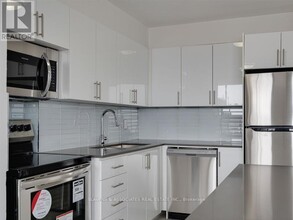 10-310 Garfella Dr in Toronto, ON - Building Photo - Building Photo