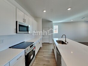 11095 Sanaco Ct in Las Vegas, NV - Foto de edificio - Building Photo