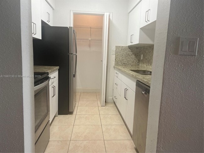 property at 949 Riverside Dr