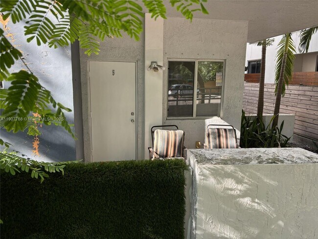 3299 Bird Ave in Miami, FL - Building Photo - Building Photo