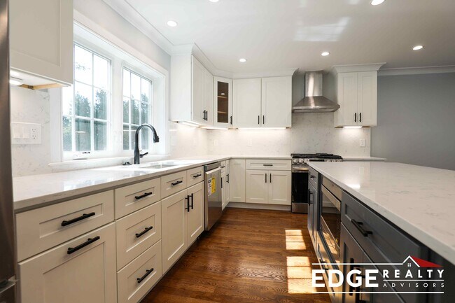 25 Molloy St, Unit 1 in Watertown, MA - Building Photo - Building Photo