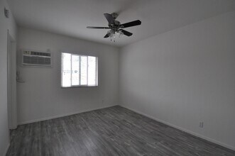 10645 Valley Spring Ln, Unit 18 in Los Angeles, CA - Building Photo - Building Photo