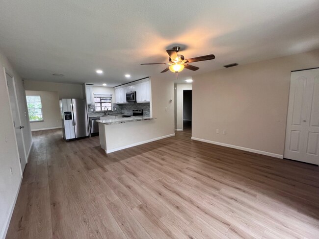 7020 Wentworth Way in New Port Richey, FL - Building Photo - Building Photo
