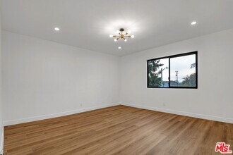 950 Havenhurst Dr in West Hollywood, CA - Foto de edificio - Building Photo