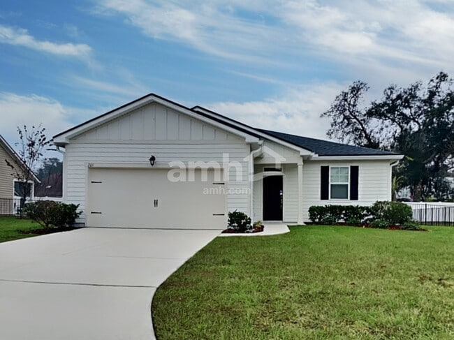 105 Moultrie Crossing Ln