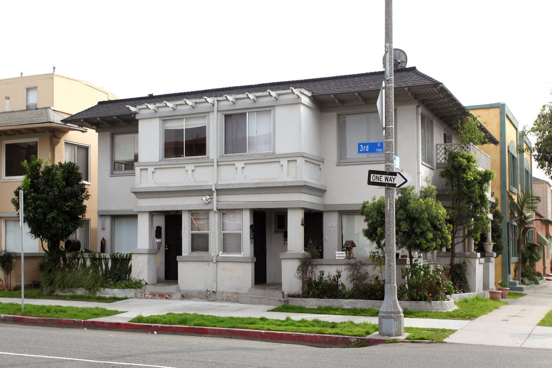 702-708 E 3rd St in Long Beach, CA - Building Photo