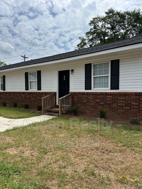 property at 469 Monetta St S E