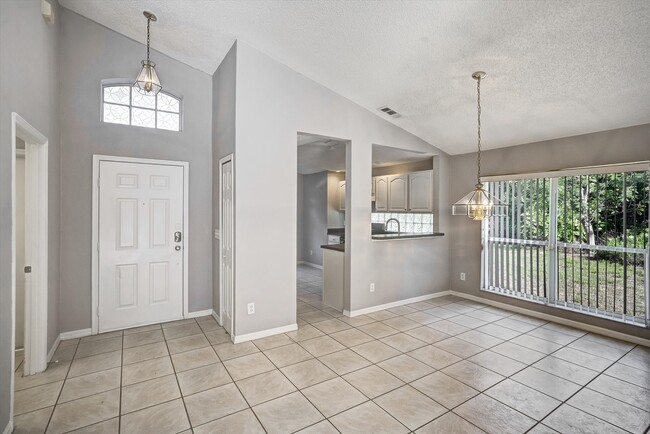 1033 Lake Davenport Blvd in Davenport, FL - Building Photo - Building Photo