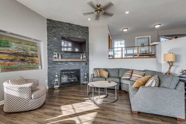 The Gables Apartments in Oak Creek, WI - Building Photo - Interior Photo