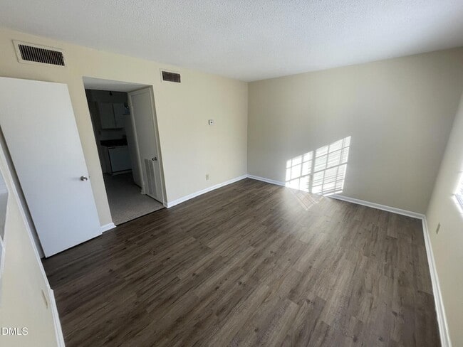 120 Byrum St in Cary, NC - Foto de edificio - Building Photo