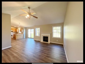 1919 English Oak in Washington, IL - Building Photo - Building Photo