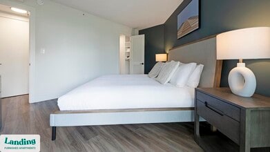 1550 Clarendon Blvd, Unit 211 in Arlington, VA - Foto de edificio - Building Photo