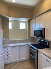 52 Vía Pamplona in Rancho Santa Margarita, CA - Building Photo - Building Photo